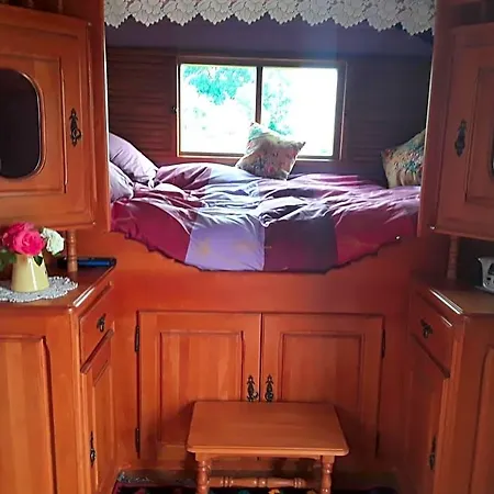 Bed & Breakfast La Roulotte De L'ami Nature Barrais-Bussolles
