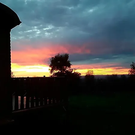 La Roulotte De L'ami Nature Bed & Breakfast 3*