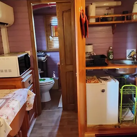 Bed & Breakfast La Roulotte De L'ami Nature Barrais-Bussolles